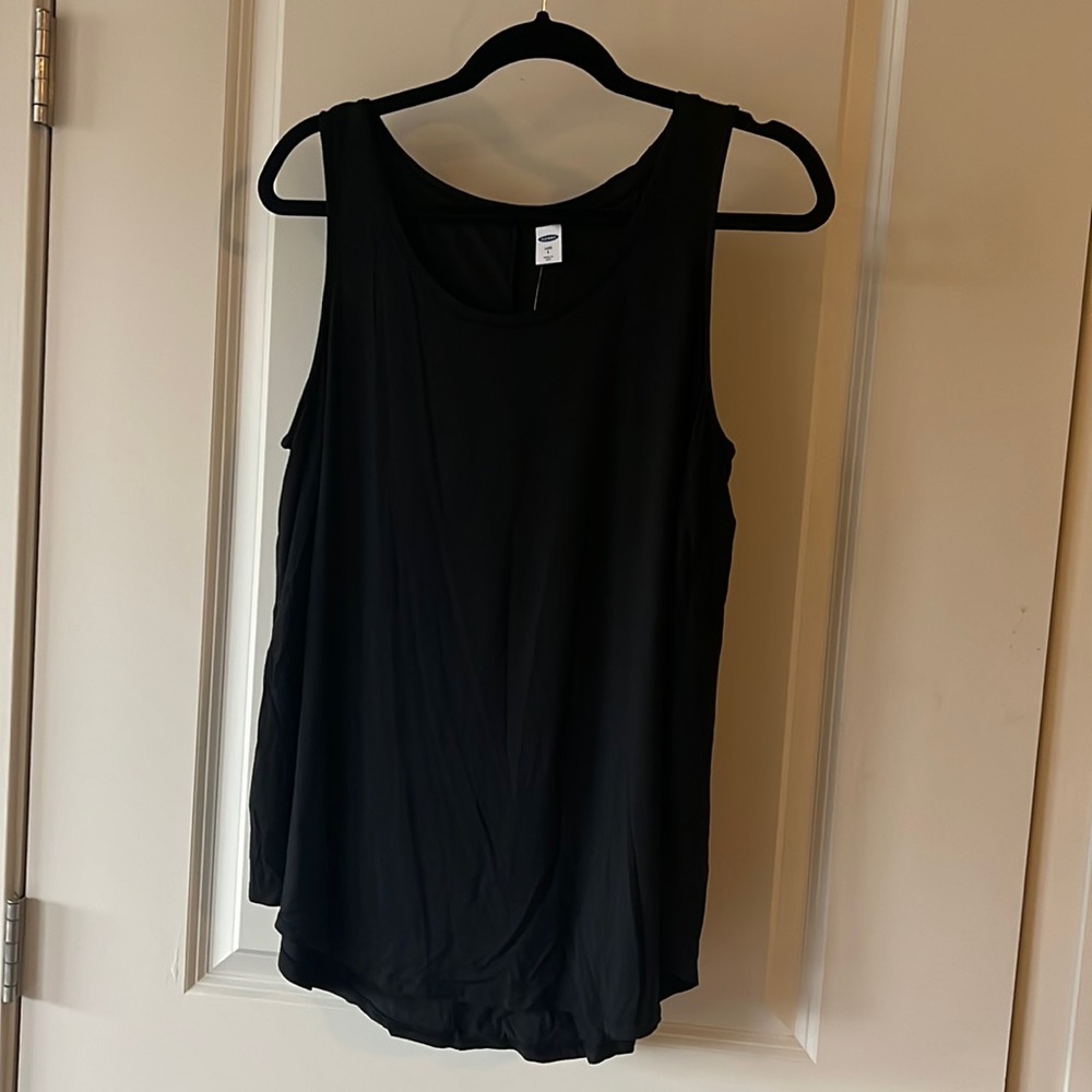 Large Black Old Navy Tank